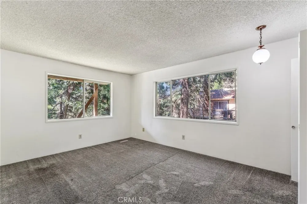 494 Wylerhorn Crestline, CA 92325