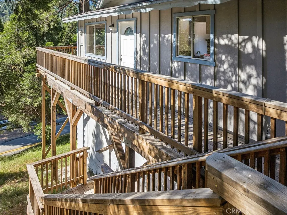 494 Wylerhorn Crestline, CA 92325