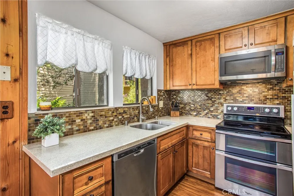 27657 Peninsula #130 Lake Arrowhead, CA 92352