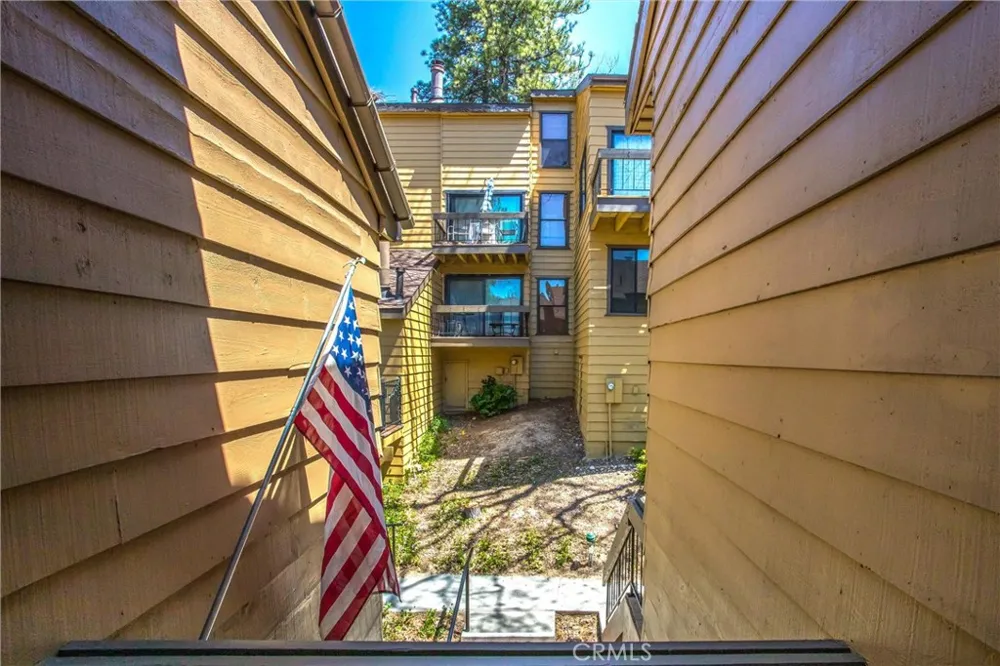 27657 Peninsula #130 Lake Arrowhead, CA 92352