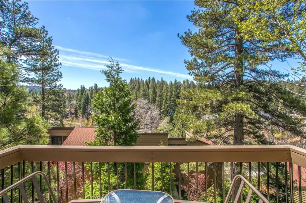 27657 Peninsula #130 Lake Arrowhead, CA 92352