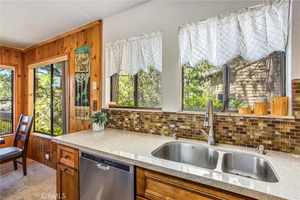 27657 Peninsula #130 Lake Arrowhead, CA 92352