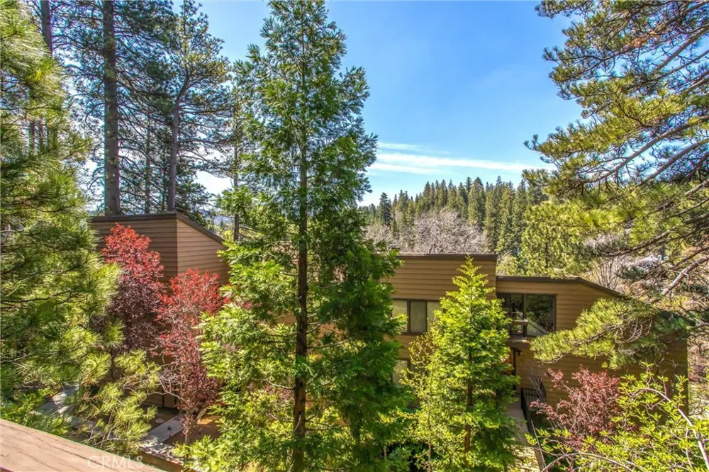 27657 Peninsula #130 Lake Arrowhead, CA 92352