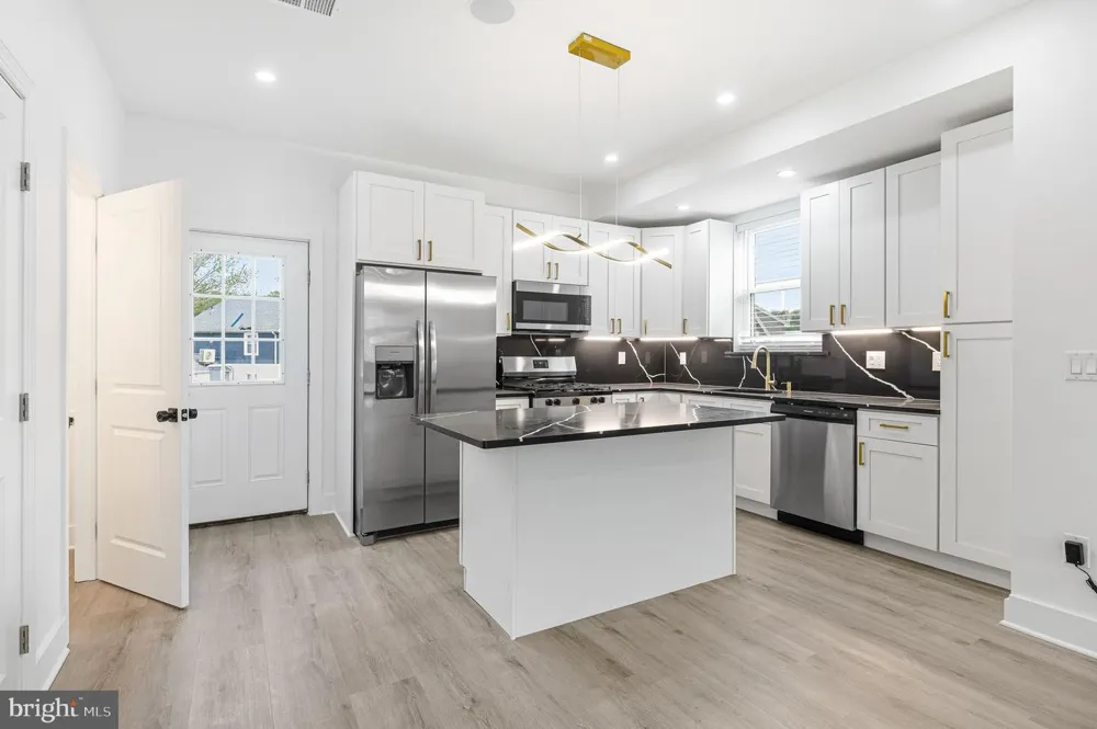 2370 RANDOLPH STREET Huntingdon Valley, PA 19006