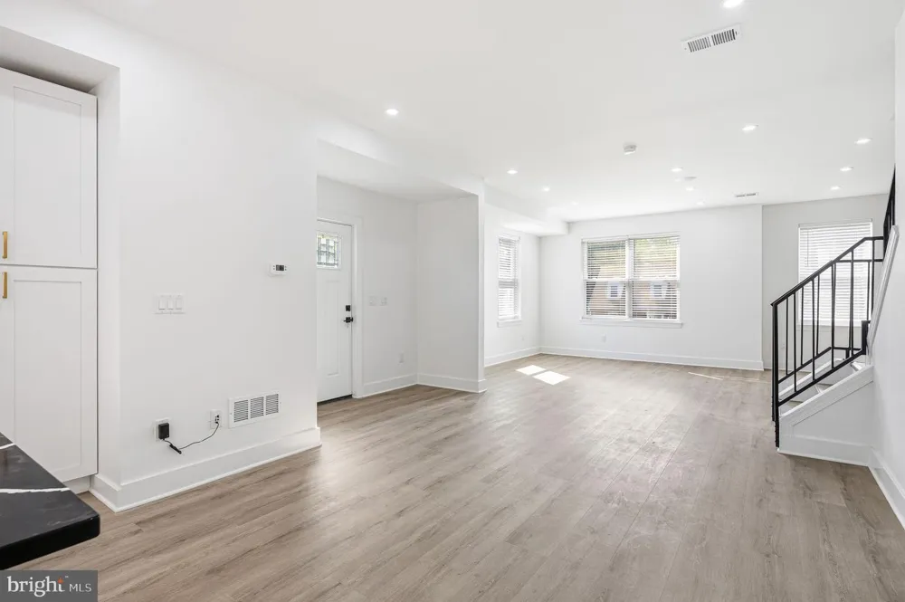 2370 RANDOLPH STREET Huntingdon Valley, PA 19006