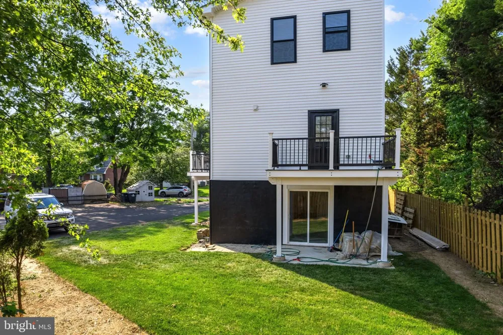 2370 RANDOLPH STREET Huntingdon Valley, PA 19006