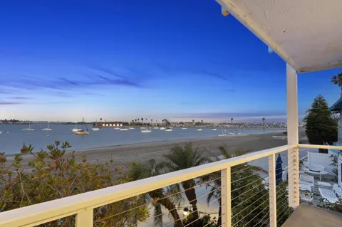 3630 Bayside Walk #B