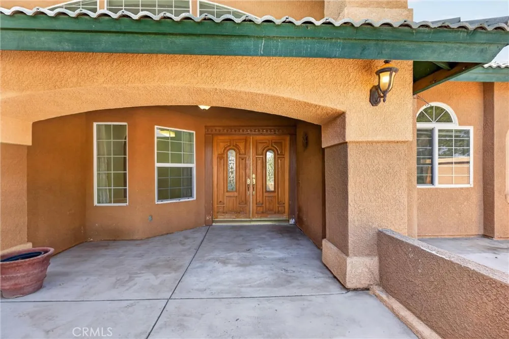 7264 Kuki Oak Hills, CA 92344