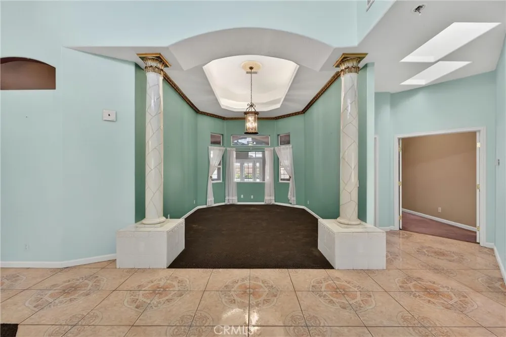 7264 Kuki Oak Hills, CA 92344