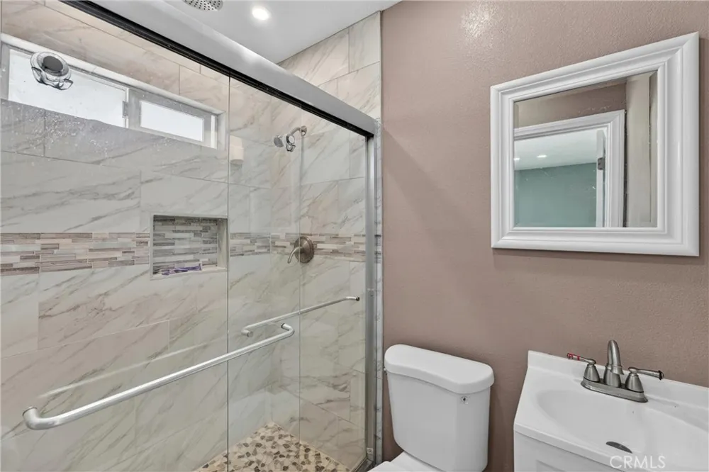 7264 Kuki Oak Hills, CA 92344
