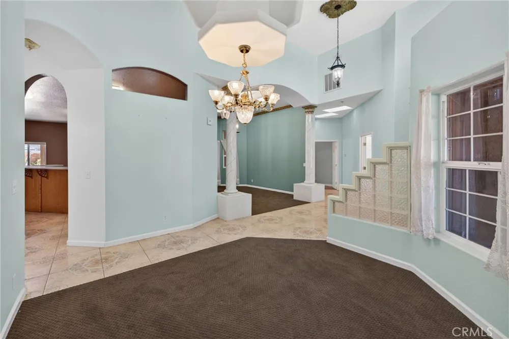 7264 Kuki Oak Hills, CA 92344