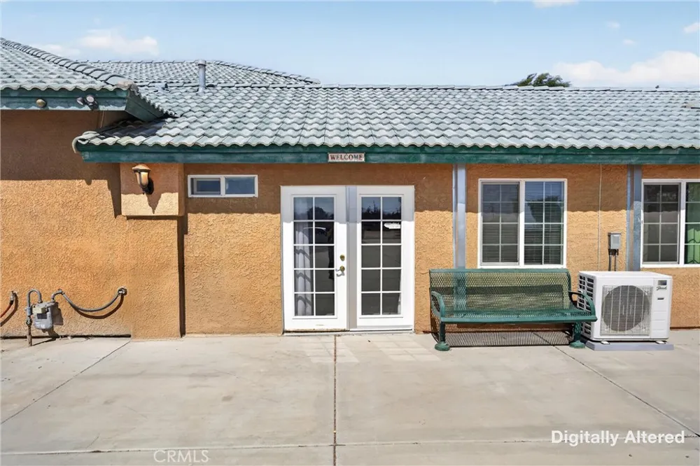 7264 Kuki Oak Hills, CA 92344