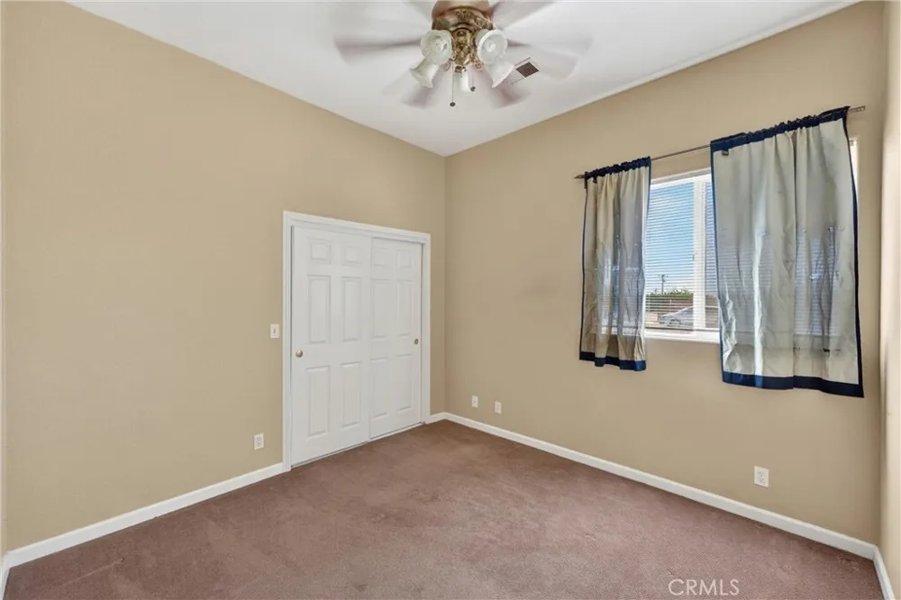 7264 Kuki Oak Hills, CA 92344
