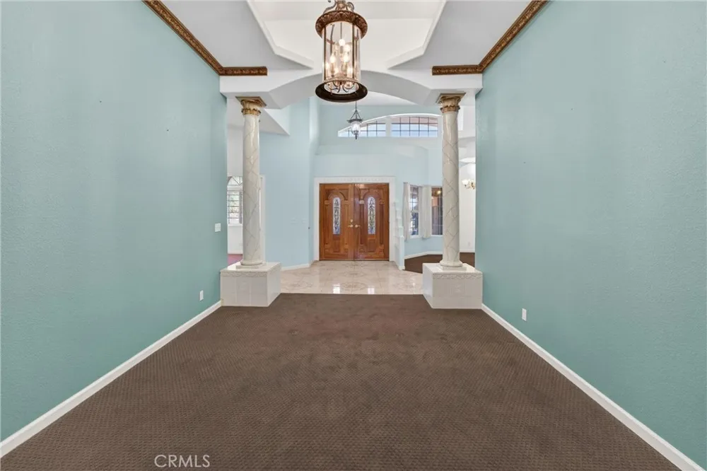 7264 Kuki Oak Hills, CA 92344