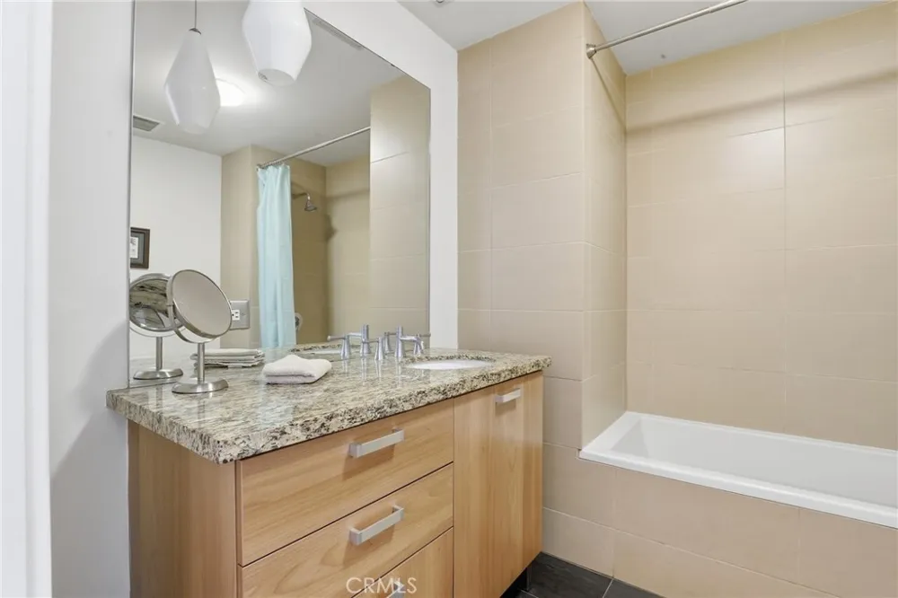460 S Spring #1008 Los Angeles, CA 90013