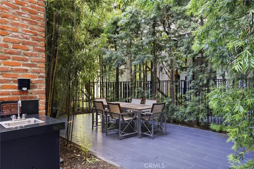 460 S Spring #1008 Los Angeles, CA 90013