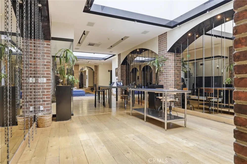460 S Spring #1008 Los Angeles, CA 90013