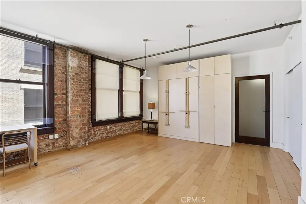 460 S Spring #1008 Los Angeles, CA 90013