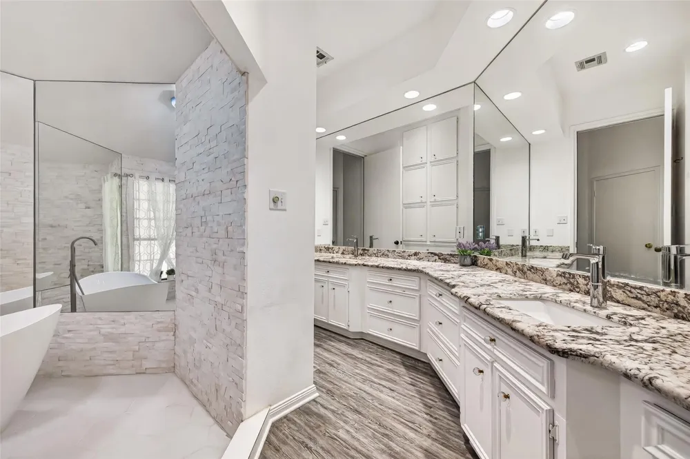 1218 Forest Oak Drive Altair, TX 77442