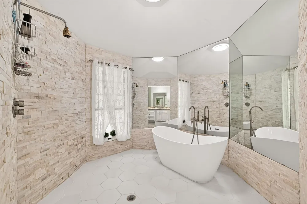 1218 Forest Oak Drive Altair, TX 77442