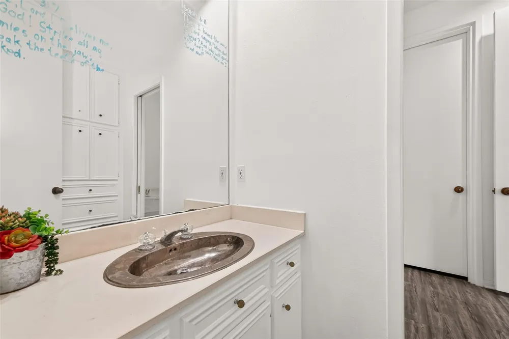 1218 Forest Oak Drive Altair, TX 77442