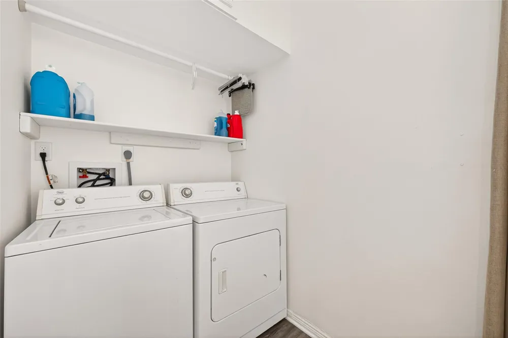 1218 Forest Oak Drive Altair, TX 77442