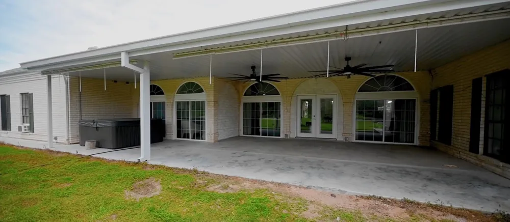 1218 Forest Oak Drive Altair, TX 77442