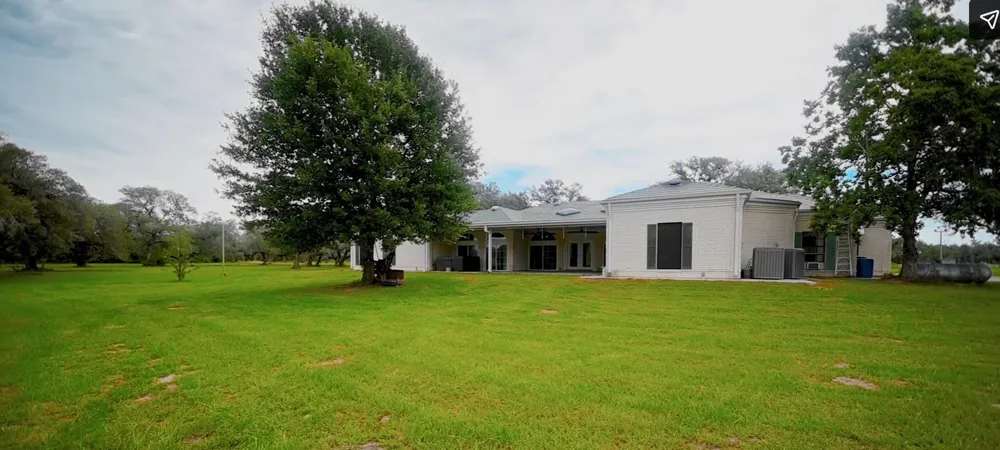 1218 Forest Oak Drive Altair, TX 77442