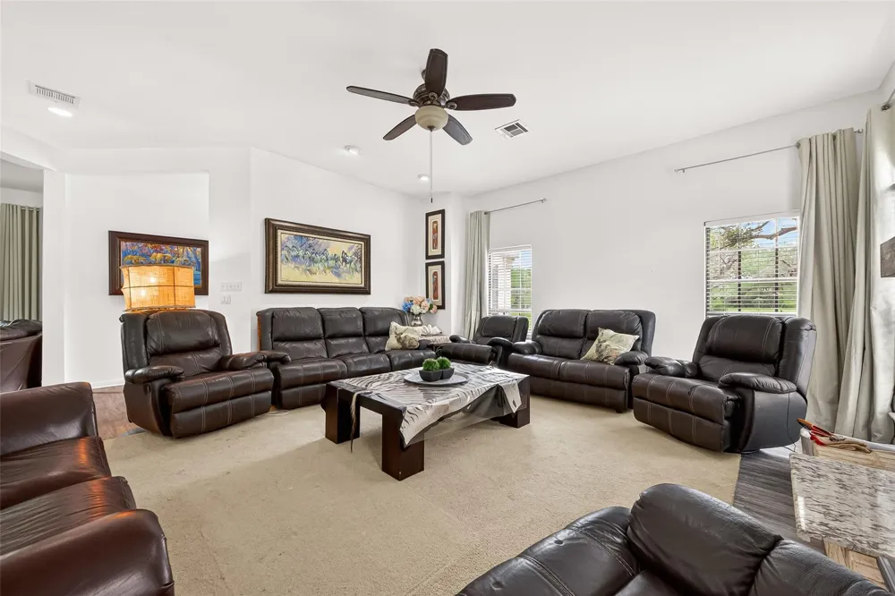 1218 Forest Oak Drive Altair, TX 77442