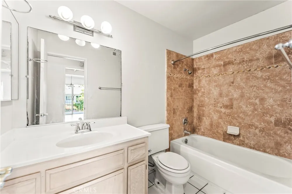 985 S Idaho Street #40 La Habra, CA 90631