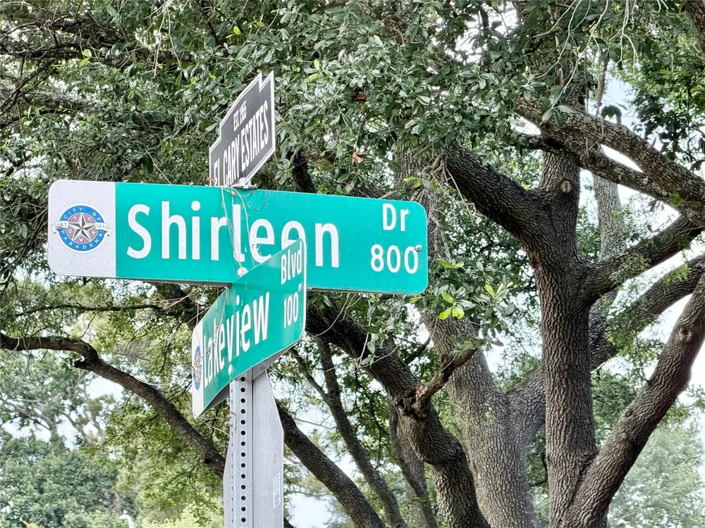 Shirleen Drive Pasadena, TX 77586