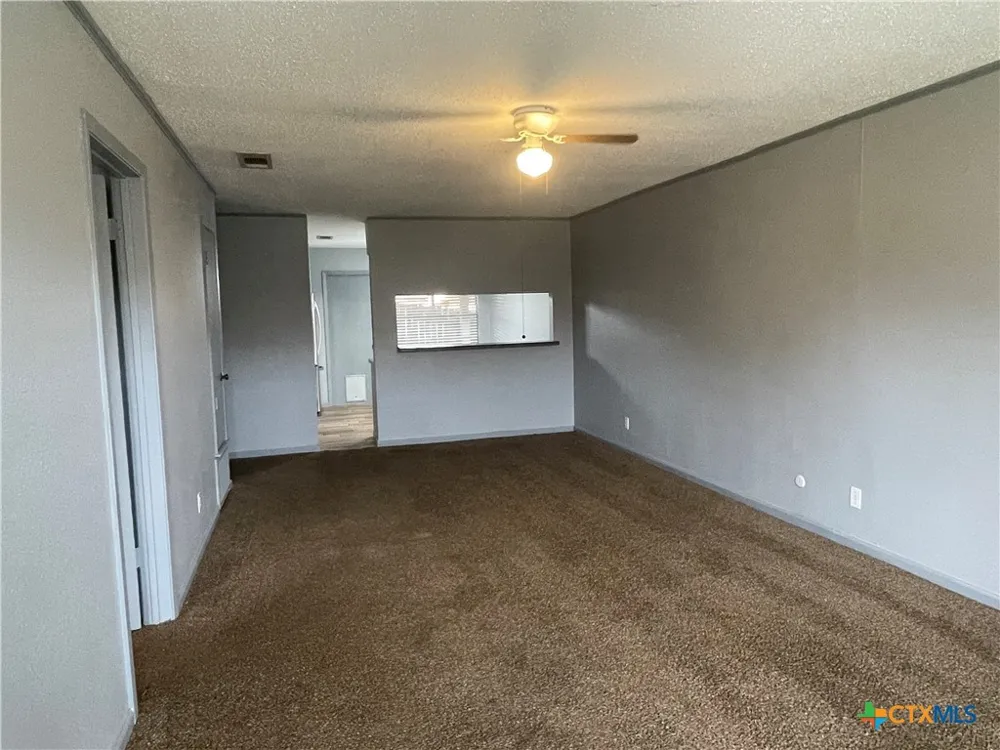 1051 Country Club Drive Seguin, TX 78155