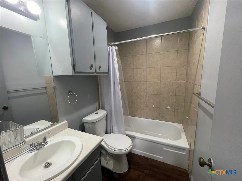 1051 Country Club Drive Seguin, TX 78155