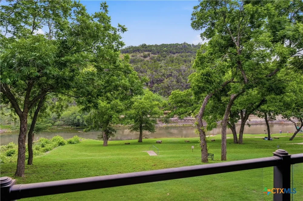 540 River Run #202 New Braunfels, TX 78132