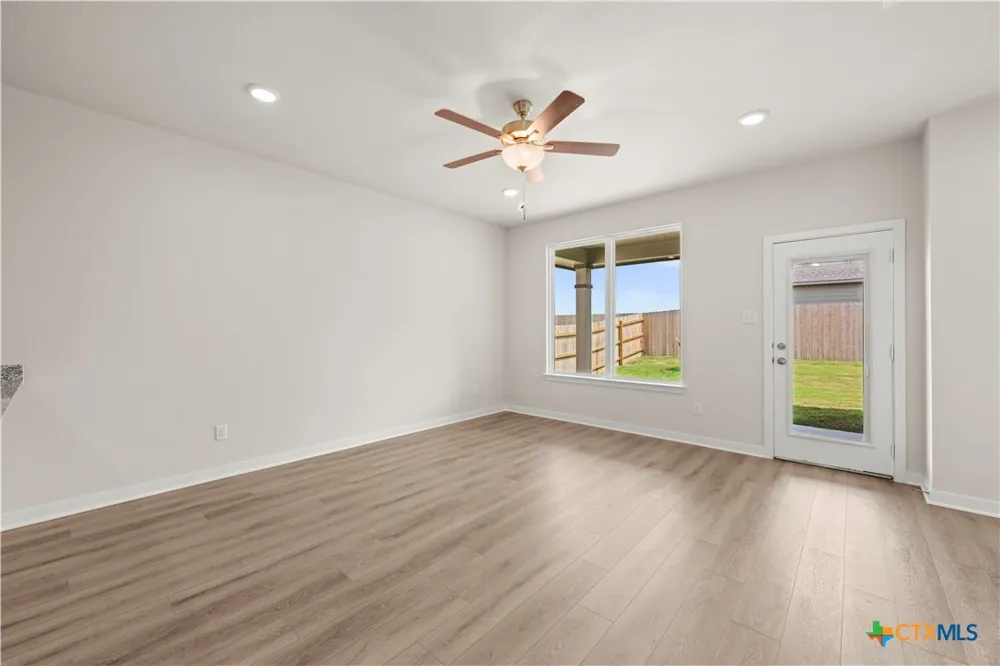 613 James Parker Circle Killeen, TX 76542