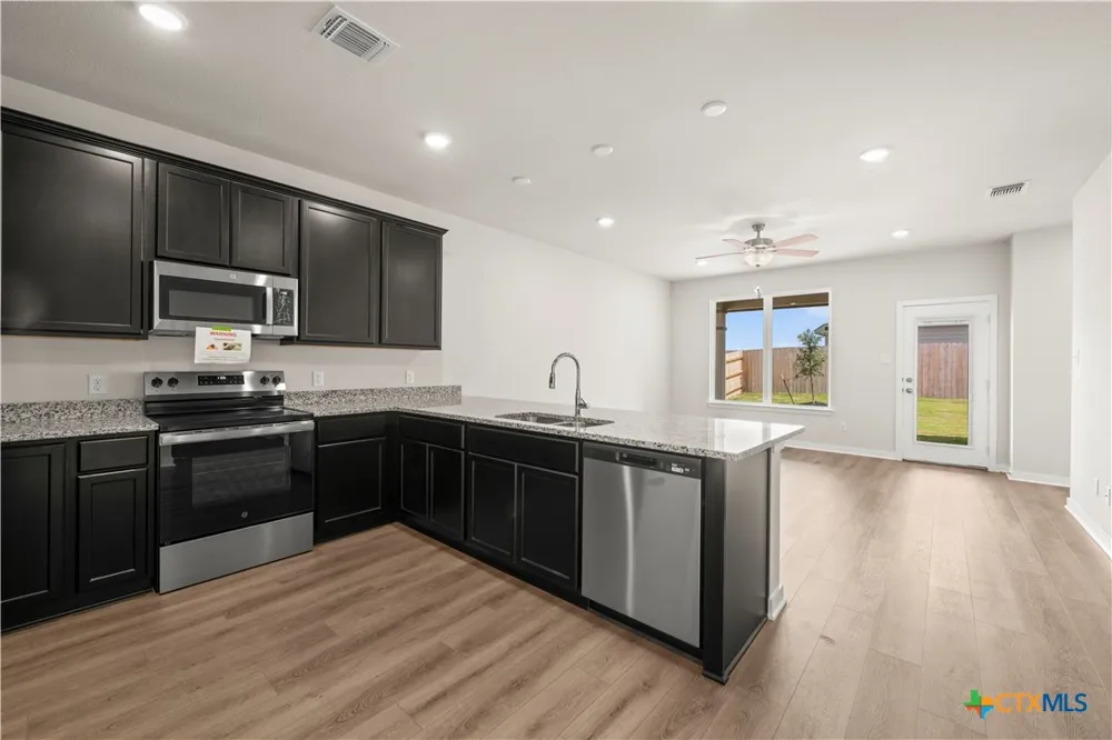 613 James Parker Circle Killeen, TX 76542