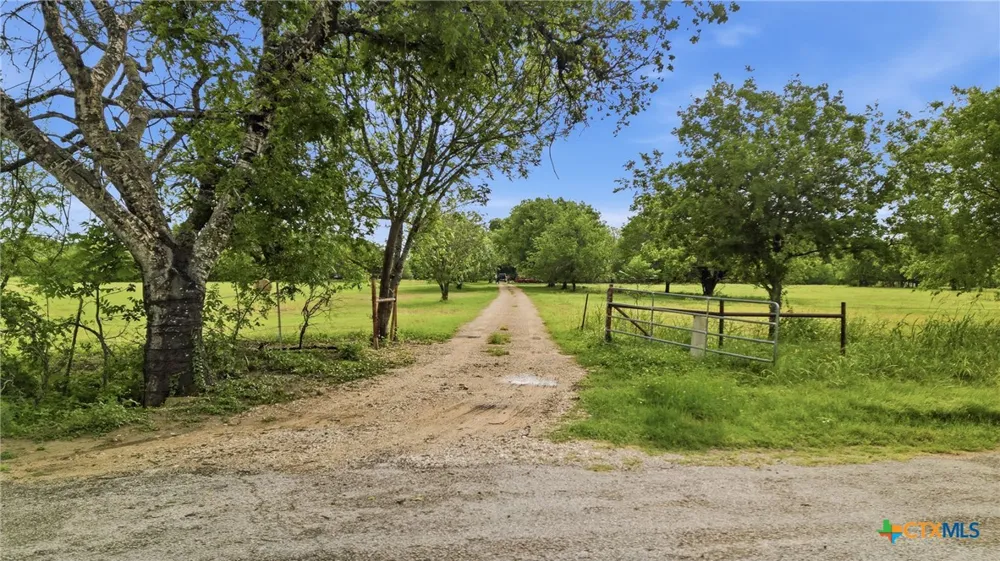 1301 Sea Willow Drive Marion, TX 78124