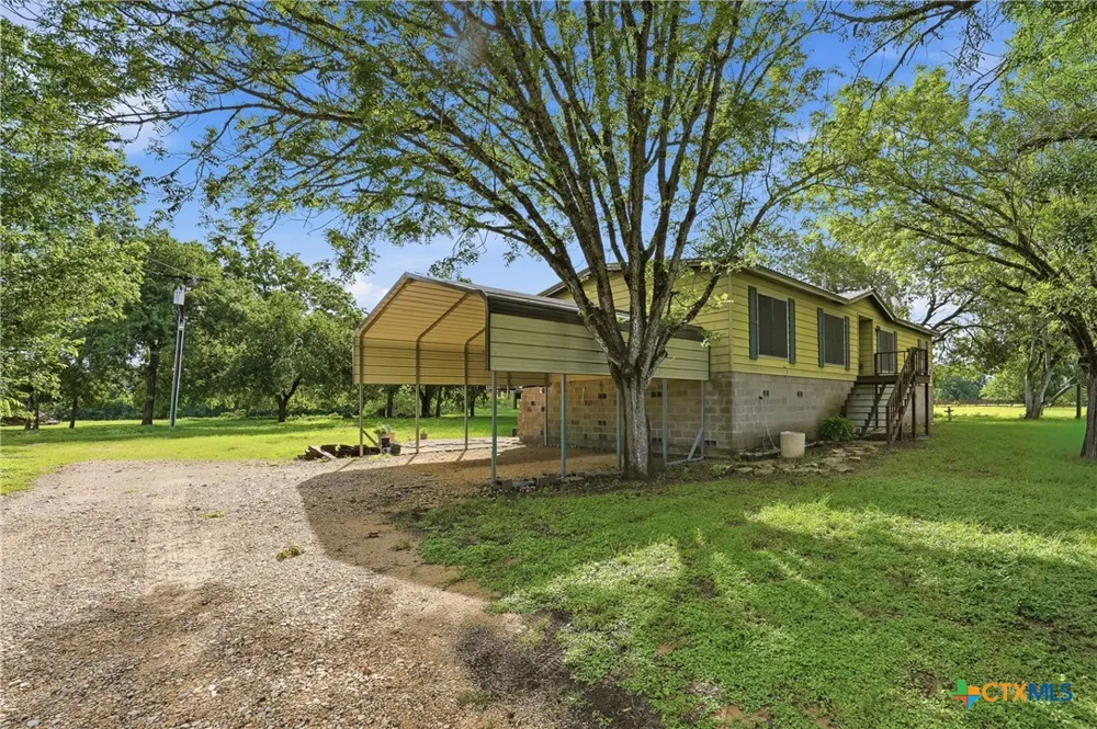 1301 Sea Willow Drive Marion, TX 78124