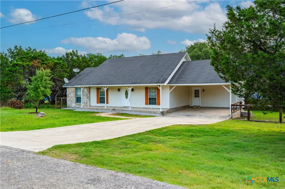 1140 Blueridge Drive Canyon Lake, TX 78133