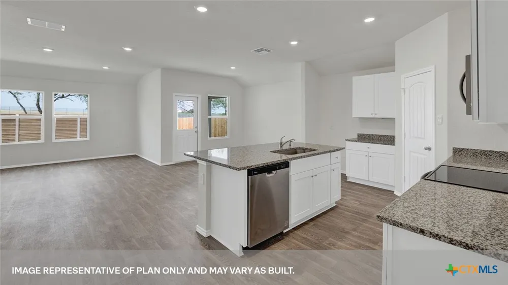 477 COTTONMOUTH LANE Seguin, TX 78155