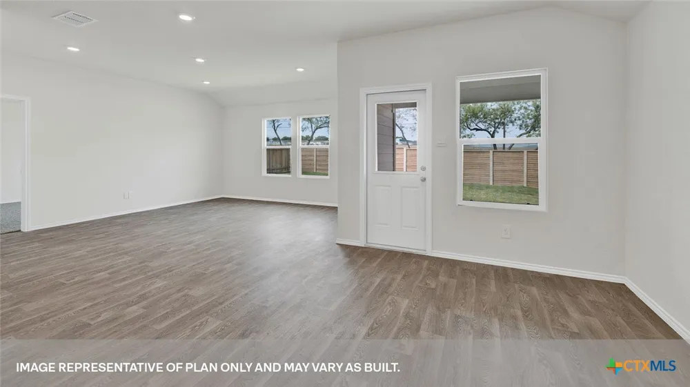 477 COTTONMOUTH LANE Seguin, TX 78155