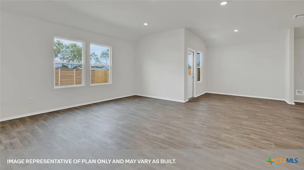 477 COTTONMOUTH LANE Seguin, TX 78155