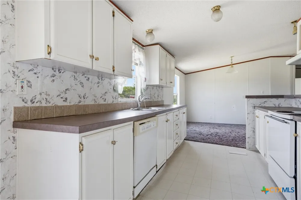 154 Hillside Drive Troy, TX 76579