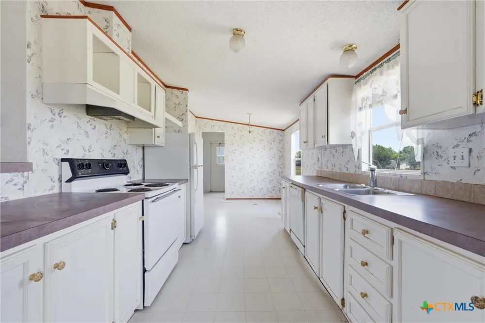 154 Hillside Drive Troy, TX 76579