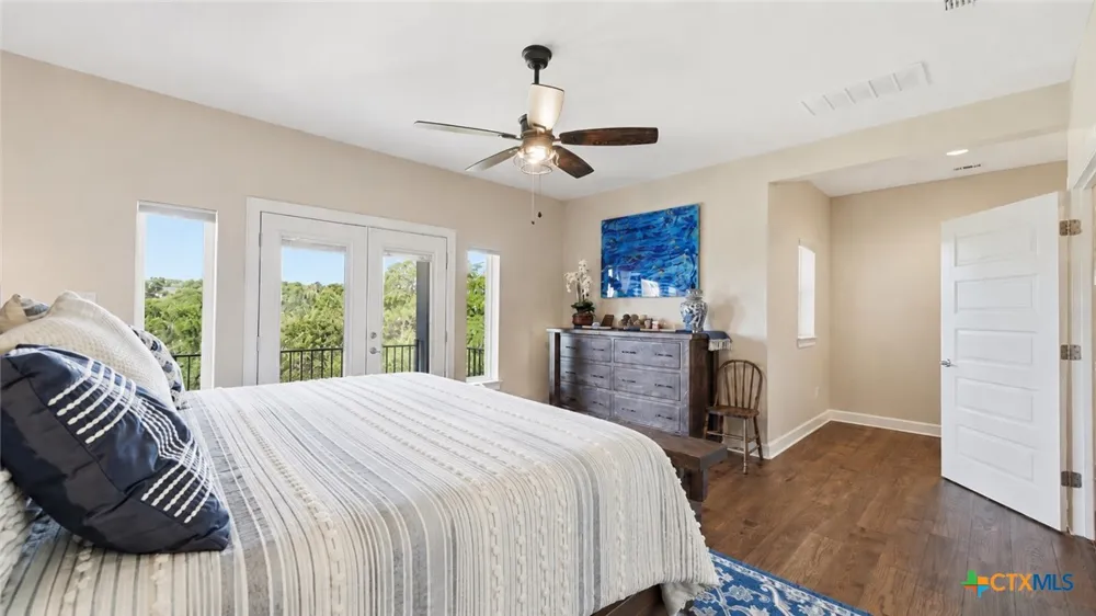 210 Jeff Vaughn Blanco, TX 78606