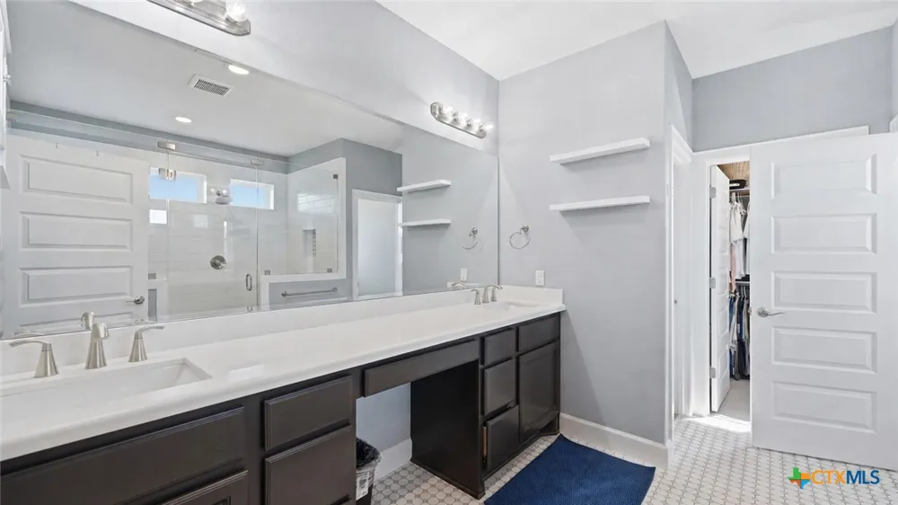 210 Jeff Vaughn Blanco, TX 78606