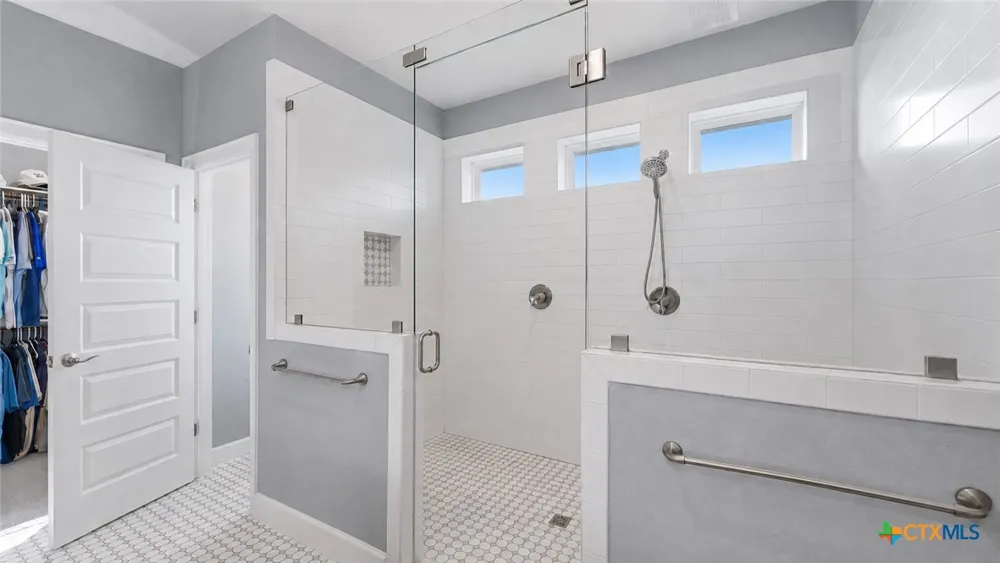 210 Jeff Vaughn Blanco, TX 78606