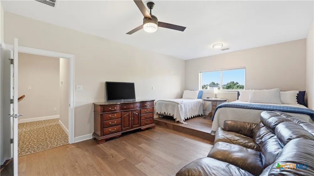 210 Jeff Vaughn Blanco, TX 78606