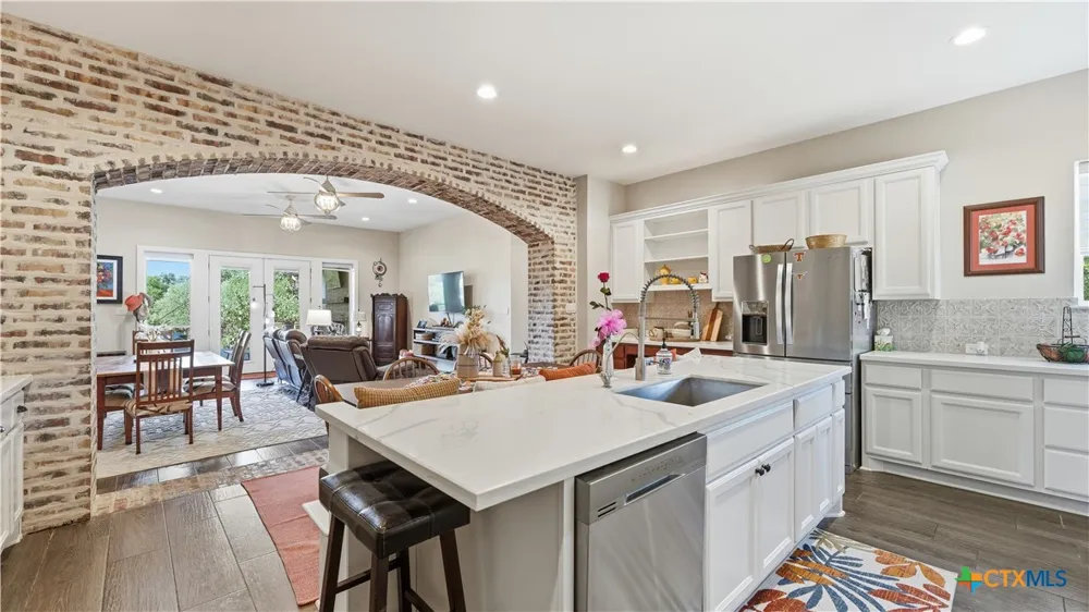 210 Jeff Vaughn Blanco, TX 78606