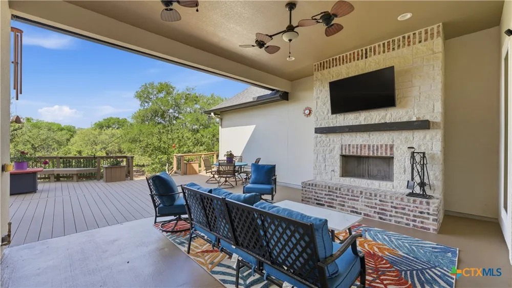 210 Jeff Vaughn Blanco, TX 78606